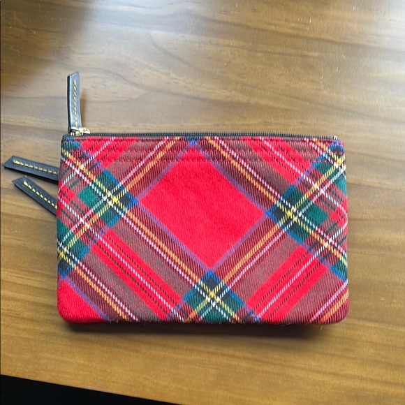Dooney & Bourke Red Tartan NWOT multi compartment cosmetics travel Bag - Picture 2 of 5